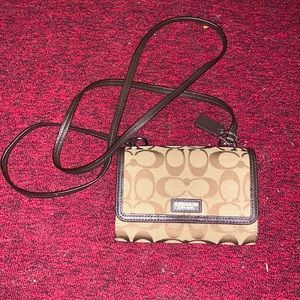 Coach Over the shoulder Waller